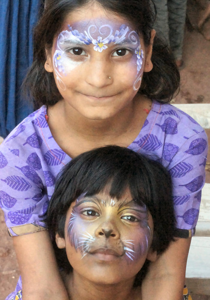 2015/April/Sisters-With-Face-Paints.